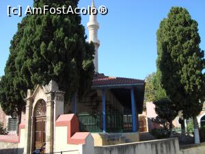 [P02] Vestigiile trecutului otoman -moscheea Soliman, reconstruită în 1808 » foto by mireille
 - 
<span class="allrVoted glyphicon glyphicon-heart hidden" id="av1070216"></span>
<a class="m-l-10 hidden" id="sv1070216" onclick="voting_Foto_DelVot(,1070216,12653)" role="button">șterge vot <span class="glyphicon glyphicon-remove"></span></a>
<a id="v91070216" class=" c-red"  onclick="voting_Foto_SetVot(1070216)" role="button"><span class="glyphicon glyphicon-heart-empty"></span> <b>LIKE</b> = Votează poza</a> <img class="hidden"  id="f1070216W9" src="/imagini/loader.gif" border="0" /><span class="AjErrMes hidden" id="e1070216ErM"></span>