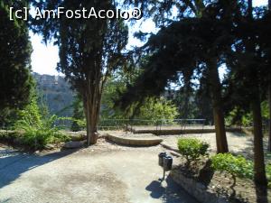 [P12] Pe lângă un parc și, dincolo de el, zidurile medievale, în drum spre Monte Smith. » foto by Carmen Ion
 - 
<span class="allrVoted glyphicon glyphicon-heart hidden" id="av1201720"></span>
<a class="m-l-10 hidden" id="sv1201720" onclick="voting_Foto_DelVot(,1201720,12653)" role="button">șterge vot <span class="glyphicon glyphicon-remove"></span></a>
<a id="v91201720" class=" c-red"  onclick="voting_Foto_SetVot(1201720)" role="button"><span class="glyphicon glyphicon-heart-empty"></span> <b>LIKE</b> = Votează poza</a> <img class="hidden"  id="f1201720W9" src="/imagini/loader.gif" border="0" /><span class="AjErrMes hidden" id="e1201720ErM"></span>