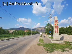 [P02] Am ajuns la intrarea în localitatea Greci. În fundal se pot vedea vârfurile Cavalu, Țuțuiatu și Ghiunalțu (de la stânga spre dreapta imaginii). » foto by Floryn81
 - 
<span class="allrVoted glyphicon glyphicon-heart hidden" id="av1068735"></span>
<a class="m-l-10 hidden" id="sv1068735" onclick="voting_Foto_DelVot(,1068735,12680)" role="button">șterge vot <span class="glyphicon glyphicon-remove"></span></a>
<a id="v91068735" class=" c-red"  onclick="voting_Foto_SetVot(1068735)" role="button"><span class="glyphicon glyphicon-heart-empty"></span> <b>LIKE</b> = Votează poza</a> <img class="hidden"  id="f1068735W9" src="/imagini/loader.gif" border="0" /><span class="AjErrMes hidden" id="e1068735ErM"></span>