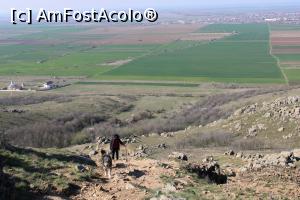 [P13] Munții Măcin, Traseul Culmea Pricopanului, tot urcăm, sosesc și întârziații, în plan îndepărtat Mănăstirea Măcin » foto by mprofeanu
 - 
<span class="allrVoted glyphicon glyphicon-heart hidden" id="av1222006"></span>
<a class="m-l-10 hidden" id="sv1222006" onclick="voting_Foto_DelVot(,1222006,12680)" role="button">șterge vot <span class="glyphicon glyphicon-remove"></span></a>
<a id="v91222006" class=" c-red"  onclick="voting_Foto_SetVot(1222006)" role="button"><span class="glyphicon glyphicon-heart-empty"></span> <b>LIKE</b> = Votează poza</a> <img class="hidden"  id="f1222006W9" src="/imagini/loader.gif" border="0" /><span class="AjErrMes hidden" id="e1222006ErM"></span>