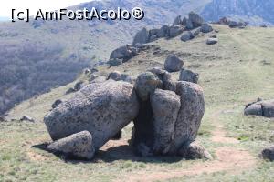 [P28] Munții Măcin, Traseul Culmea Pricopanului, Ce stânci, ce forme!! » foto by mprofeanu
 - 
<span class="allrVoted glyphicon glyphicon-heart hidden" id="av1222021"></span>
<a class="m-l-10 hidden" id="sv1222021" onclick="voting_Foto_DelVot(,1222021,12680)" role="button">șterge vot <span class="glyphicon glyphicon-remove"></span></a>
<a id="v91222021" class=" c-red"  onclick="voting_Foto_SetVot(1222021)" role="button"><span class="glyphicon glyphicon-heart-empty"></span> <b>LIKE</b> = Votează poza</a> <img class="hidden"  id="f1222021W9" src="/imagini/loader.gif" border="0" /><span class="AjErrMes hidden" id="e1222021ErM"></span>