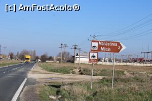 [P03] Drumul Național DN 22D, Indicatorul spre Munții Măcin, traseul Culmea Pricopanului » foto by mprofeanu
 - 
<span class="allrVoted glyphicon glyphicon-heart hidden" id="av1221996"></span>
<a class="m-l-10 hidden" id="sv1221996" onclick="voting_Foto_DelVot(,1221996,12680)" role="button">șterge vot <span class="glyphicon glyphicon-remove"></span></a>
<a id="v91221996" class=" c-red"  onclick="voting_Foto_SetVot(1221996)" role="button"><span class="glyphicon glyphicon-heart-empty"></span> <b>LIKE</b> = Votează poza</a> <img class="hidden"  id="f1221996W9" src="/imagini/loader.gif" border="0" /><span class="AjErrMes hidden" id="e1221996ErM"></span>