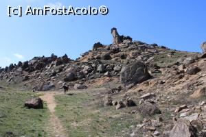 [P31] Munții Măcin, Traseul Culmea Pricopanului, Am coborât și am lăsat în urmă Sfinxul Dobrogean » foto by mprofeanu
 - 
<span class="allrVoted glyphicon glyphicon-heart hidden" id="av1222024"></span>
<a class="m-l-10 hidden" id="sv1222024" onclick="voting_Foto_DelVot(,1222024,12680)" role="button">șterge vot <span class="glyphicon glyphicon-remove"></span></a>
<a id="v91222024" class=" c-red"  onclick="voting_Foto_SetVot(1222024)" role="button"><span class="glyphicon glyphicon-heart-empty"></span> <b>LIKE</b> = Votează poza</a> <img class="hidden"  id="f1222024W9" src="/imagini/loader.gif" border="0" /><span class="AjErrMes hidden" id="e1222024ErM"></span>
