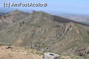 [P51] Superbă poză făcută de pe Vf. Sulucu Mare, se vede puțin și borna, ..., de la stânga la dreapta, Vf. Vraju, Vf. Piatra Râioasă, Vf. Sulucu Mic » foto by mprofeanu
 - 
<span class="allrVoted glyphicon glyphicon-heart hidden" id="av1222044"></span>
<a class="m-l-10 hidden" id="sv1222044" onclick="voting_Foto_DelVot(,1222044,12680)" role="button">șterge vot <span class="glyphicon glyphicon-remove"></span></a>
<a id="v91222044" class=" c-red"  onclick="voting_Foto_SetVot(1222044)" role="button"><span class="glyphicon glyphicon-heart-empty"></span> <b>LIKE</b> = Votează poza</a> <img class="hidden"  id="f1222044W9" src="/imagini/loader.gif" border="0" /><span class="AjErrMes hidden" id="e1222044ErM"></span>