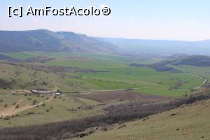 [P53] Depresiunea Luncavița, Peisaj cu partea vestică a culmii văzut de pe Munții Măcin, Traseul Culmea Pricopanului, » foto by mprofeanu
 - 
<span class="allrVoted glyphicon glyphicon-heart hidden" id="av1222046"></span>
<a class="m-l-10 hidden" id="sv1222046" onclick="voting_Foto_DelVot(,1222046,12680)" role="button">șterge vot <span class="glyphicon glyphicon-remove"></span></a>
<a id="v91222046" class=" c-red"  onclick="voting_Foto_SetVot(1222046)" role="button"><span class="glyphicon glyphicon-heart-empty"></span> <b>LIKE</b> = Votează poza</a> <img class="hidden"  id="f1222046W9" src="/imagini/loader.gif" border="0" /><span class="AjErrMes hidden" id="e1222046ErM"></span>