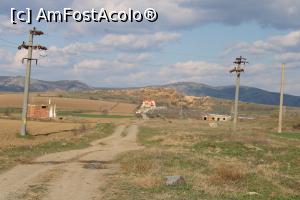 [P18] Turcoaia, jud. Tulcea, În drum spre Cetatea Troesmis, în plan îndepărtat Pensiunea Troesmis » foto by mprofeanu
 - 
<span class="allrVoted glyphicon glyphicon-heart hidden" id="av1224851"></span>
<a class="m-l-10 hidden" id="sv1224851" onclick="voting_Foto_DelVot(,1224851,12680)" role="button">șterge vot <span class="glyphicon glyphicon-remove"></span></a>
<a id="v91224851" class=" c-red"  onclick="voting_Foto_SetVot(1224851)" role="button"><span class="glyphicon glyphicon-heart-empty"></span> <b>LIKE</b> = Votează poza</a> <img class="hidden"  id="f1224851W9" src="/imagini/loader.gif" border="0" /><span class="AjErrMes hidden" id="e1224851ErM"></span>