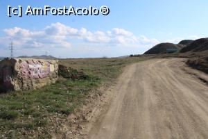 [P02] Turcoaia, jud. Tulcea, Pe Drumul nemodernizat spre Lacul Iacobdeal, se vede marcajul în stânga... » foto by mprofeanu
 - 
<span class="allrVoted glyphicon glyphicon-heart hidden" id="av1224835"></span>
<a class="m-l-10 hidden" id="sv1224835" onclick="voting_Foto_DelVot(,1224835,12680)" role="button">șterge vot <span class="glyphicon glyphicon-remove"></span></a>
<a id="v91224835" class=" c-red"  onclick="voting_Foto_SetVot(1224835)" role="button"><span class="glyphicon glyphicon-heart-empty"></span> <b>LIKE</b> = Votează poza</a> <img class="hidden"  id="f1224835W9" src="/imagini/loader.gif" border="0" /><span class="AjErrMes hidden" id="e1224835ErM"></span>