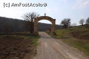 [P34] Ciucurova, jud. Tulcea, Mănăstirea Cerbu, Arcada de la intrarea în incinta mănăstirii » foto by mprofeanu
 - 
<span class="allrVoted glyphicon glyphicon-heart hidden" id="av1224867"></span>
<a class="m-l-10 hidden" id="sv1224867" onclick="voting_Foto_DelVot(,1224867,12680)" role="button">șterge vot <span class="glyphicon glyphicon-remove"></span></a>
<a id="v91224867" class=" c-red"  onclick="voting_Foto_SetVot(1224867)" role="button"><span class="glyphicon glyphicon-heart-empty"></span> <b>LIKE</b> = Votează poza</a> <img class="hidden"  id="f1224867W9" src="/imagini/loader.gif" border="0" /><span class="AjErrMes hidden" id="e1224867ErM"></span>