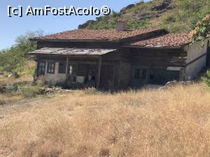 [P50] casa parasita de pe vakea care coboara catre masina » foto by Dan&Ema
 - 
<span class="allrVoted glyphicon glyphicon-heart hidden" id="av1187096"></span>
<a class="m-l-10 hidden" id="sv1187096" onclick="voting_Foto_DelVot(,1187096,12680)" role="button">șterge vot <span class="glyphicon glyphicon-remove"></span></a>
<a id="v91187096" class=" c-red"  onclick="voting_Foto_SetVot(1187096)" role="button"><span class="glyphicon glyphicon-heart-empty"></span> <b>LIKE</b> = Votează poza</a> <img class="hidden"  id="f1187096W9" src="/imagini/loader.gif" border="0" /><span class="AjErrMes hidden" id="e1187096ErM"></span>