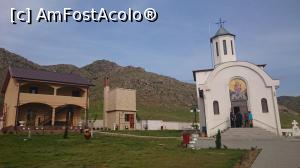 [P12] Manastirea Izvorul Tamaduirii, pe un drum la 3.5 km de intrarea in Macin (dinspre Greci).  » foto by Aurici
 - 
<span class="allrVoted glyphicon glyphicon-heart hidden" id="av854319"></span>
<a class="m-l-10 hidden" id="sv854319" onclick="voting_Foto_DelVot(,854319,12680)" role="button">șterge vot <span class="glyphicon glyphicon-remove"></span></a>
<a id="v9854319" class=" c-red"  onclick="voting_Foto_SetVot(854319)" role="button"><span class="glyphicon glyphicon-heart-empty"></span> <b>LIKE</b> = Votează poza</a> <img class="hidden"  id="f854319W9" src="/imagini/loader.gif" border="0" /><span class="AjErrMes hidden" id="e854319ErM"></span>