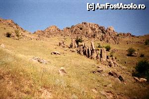 [P18] Peisaj stâncos, specific unor munţi bătrâni, din care s-au mai păstrat rocile dure...  » foto by Neptunus
 - 
<span class="allrVoted glyphicon glyphicon-heart hidden" id="av475621"></span>
<a class="m-l-10 hidden" id="sv475621" onclick="voting_Foto_DelVot(,475621,12680)" role="button">șterge vot <span class="glyphicon glyphicon-remove"></span></a>
<a id="v9475621" class=" c-red"  onclick="voting_Foto_SetVot(475621)" role="button"><span class="glyphicon glyphicon-heart-empty"></span> <b>LIKE</b> = Votează poza</a> <img class="hidden"  id="f475621W9" src="/imagini/loader.gif" border="0" /><span class="AjErrMes hidden" id="e475621ErM"></span>