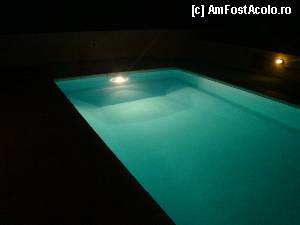 [P05] O imagine cu piscina noaptea.  » foto by abancor
 - 
<span class="allrVoted glyphicon glyphicon-heart hidden" id="av363367"></span>
<a class="m-l-10 hidden" id="sv363367" onclick="voting_Foto_DelVot(,363367,12688)" role="button">șterge vot <span class="glyphicon glyphicon-remove"></span></a>
<a id="v9363367" class=" c-red"  onclick="voting_Foto_SetVot(363367)" role="button"><span class="glyphicon glyphicon-heart-empty"></span> <b>LIKE</b> = Votează poza</a> <img class="hidden"  id="f363367W9" src="/imagini/loader.gif" border="0" /><span class="AjErrMes hidden" id="e363367ErM"></span>
