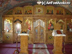 [P21] Mănăstirea Cârnu și împrejurimile sale / Catapeteasma paraclisului ”Sfântul Epifanie, arhiepiscopul Ciprului”.  » foto by Floryn81
 - 
<span class="allrVoted glyphicon glyphicon-heart hidden" id="av410751"></span>
<a class="m-l-10 hidden" id="sv410751" onclick="voting_Foto_DelVot(,410751,12715)" role="button">șterge vot <span class="glyphicon glyphicon-remove"></span></a>
<a id="v9410751" class=" c-red"  onclick="voting_Foto_SetVot(410751)" role="button"><span class="glyphicon glyphicon-heart-empty"></span> <b>LIKE</b> = Votează poza</a> <img class="hidden"  id="f410751W9" src="/imagini/loader.gif" border="0" /><span class="AjErrMes hidden" id="e410751ErM"></span>