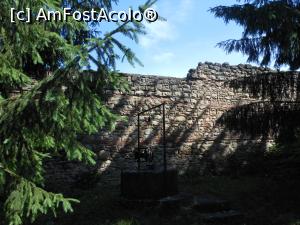[P16] Mănăstirea-cetate Bradu - Fântâna. » foto by iulianic
 - 
<span class="allrVoted glyphicon glyphicon-heart hidden" id="av1322451"></span>
<a class="m-l-10 hidden" id="sv1322451" onclick="voting_Foto_DelVot(,1322451,12715)" role="button">șterge vot <span class="glyphicon glyphicon-remove"></span></a>
<a id="v91322451" class=" c-red"  onclick="voting_Foto_SetVot(1322451)" role="button"><span class="glyphicon glyphicon-heart-empty"></span> <b>LIKE</b> = Votează poza</a> <img class="hidden"  id="f1322451W9" src="/imagini/loader.gif" border="0" /><span class="AjErrMes hidden" id="e1322451ErM"></span>