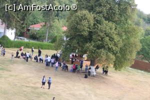 [P25] Mănăstirea Ciolanu Județul Buzău, Un tei imens umbrește participanții la slujbă (vedere din Clopotniță) » foto by mprofeanu
 - 
<span class="allrVoted glyphicon glyphicon-heart hidden" id="av1412668"></span>
<a class="m-l-10 hidden" id="sv1412668" onclick="voting_Foto_DelVot(,1412668,12715)" role="button">șterge vot <span class="glyphicon glyphicon-remove"></span></a>
<a id="v91412668" class=" c-red"  onclick="voting_Foto_SetVot(1412668)" role="button"><span class="glyphicon glyphicon-heart-empty"></span> <b>LIKE</b> = Votează poza</a> <img class="hidden"  id="f1412668W9" src="/imagini/loader.gif" border="0" /><span class="AjErrMes hidden" id="e1412668ErM"></span>