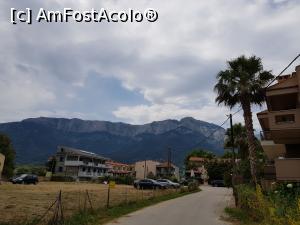 [P06] aici se vede parcarea dintre Villa Angelo (in dreapta) si corpul nou (in stanga), drumul fiid spre mare (5 min de mers cu copiii » foto by Aron Alex
 - 
<span class="allrVoted glyphicon glyphicon-heart hidden" id="av1086692"></span>
<a class="m-l-10 hidden" id="sv1086692" onclick="voting_Foto_DelVot(,1086692,12716)" role="button">șterge vot <span class="glyphicon glyphicon-remove"></span></a>
<a id="v91086692" class=" c-red"  onclick="voting_Foto_SetVot(1086692)" role="button"><span class="glyphicon glyphicon-heart-empty"></span> <b>LIKE</b> = Votează poza</a> <img class="hidden"  id="f1086692W9" src="/imagini/loader.gif" border="0" /><span class="AjErrMes hidden" id="e1086692ErM"></span>
