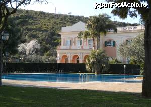 [P03] 'The Villa' si in prim plan, piscina intretinuta corespunzator. In dreapta imaginii se afla livada de portocali » foto by ctc
 - 
<span class="allrVoted glyphicon glyphicon-heart hidden" id="av365825"></span>
<a class="m-l-10 hidden" id="sv365825" onclick="voting_Foto_DelVot(,365825,12728)" role="button">șterge vot <span class="glyphicon glyphicon-remove"></span></a>
<a id="v9365825" class=" c-red"  onclick="voting_Foto_SetVot(365825)" role="button"><span class="glyphicon glyphicon-heart-empty"></span> <b>LIKE</b> = Votează poza</a> <img class="hidden"  id="f365825W9" src="/imagini/loader.gif" border="0" /><span class="AjErrMes hidden" id="e365825ErM"></span>