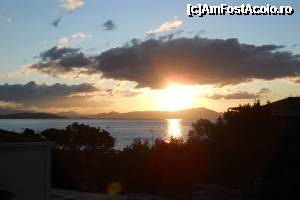 [P08] Rasarit de soare in golful Gaeta. Diminetile sunt absolut superbe.  » foto by ctc
 - 
<span class="allrVoted glyphicon glyphicon-heart hidden" id="av365830"></span>
<a class="m-l-10 hidden" id="sv365830" onclick="voting_Foto_DelVot(,365830,12728)" role="button">șterge vot <span class="glyphicon glyphicon-remove"></span></a>
<a id="v9365830" class=" c-red"  onclick="voting_Foto_SetVot(365830)" role="button"><span class="glyphicon glyphicon-heart-empty"></span> <b>LIKE</b> = Votează poza</a> <img class="hidden"  id="f365830W9" src="/imagini/loader.gif" border="0" /><span class="AjErrMes hidden" id="e365830ErM"></span>