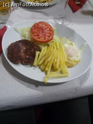 [P19] Cafeteria Buitre, Torrejón de Ardoz - hamburgerul casei » foto by Dragoș_MD
 - 
<span class="allrVoted glyphicon glyphicon-heart hidden" id="av751732"></span>
<a class="m-l-10 hidden" id="sv751732" onclick="voting_Foto_DelVot(,751732,12730)" role="button">șterge vot <span class="glyphicon glyphicon-remove"></span></a>
<a id="v9751732" class=" c-red"  onclick="voting_Foto_SetVot(751732)" role="button"><span class="glyphicon glyphicon-heart-empty"></span> <b>LIKE</b> = Votează poza</a> <img class="hidden"  id="f751732W9" src="/imagini/loader.gif" border="0" /><span class="AjErrMes hidden" id="e751732ErM"></span>