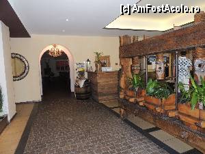 [P04] Intrarea in restaurant » foto by claudiu 71
 - 
<span class="allrVoted glyphicon glyphicon-heart hidden" id="av366510"></span>
<a class="m-l-10 hidden" id="sv366510" onclick="voting_Foto_DelVot(,366510,12747)" role="button">șterge vot <span class="glyphicon glyphicon-remove"></span></a>
<a id="v9366510" class=" c-red"  onclick="voting_Foto_SetVot(366510)" role="button"><span class="glyphicon glyphicon-heart-empty"></span> <b>LIKE</b> = Votează poza</a> <img class="hidden"  id="f366510W9" src="/imagini/loader.gif" border="0" /><span class="AjErrMes hidden" id="e366510ErM"></span>