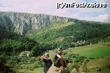 [P28] Cheile Turzii, văzute de pe platoul de la intrare » foto by Costi
 - 
<span class="allrVoted glyphicon glyphicon-heart hidden" id="av43582"></span>
<a class="m-l-10 hidden" id="sv43582" onclick="voting_Foto_DelVot(,43582,12752)" role="button">șterge vot <span class="glyphicon glyphicon-remove"></span></a>
<a id="v943582" class=" c-red"  onclick="voting_Foto_SetVot(43582)" role="button"><span class="glyphicon glyphicon-heart-empty"></span> <b>LIKE</b> = Votează poza</a> <img class="hidden"  id="f43582W9" src="/imagini/loader.gif" border="0" /><span class="AjErrMes hidden" id="e43582ErM"></span>