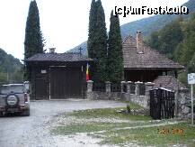 [P15] Parcarea din fata schitului » foto by Alina Morar
 - 
<span class="allrVoted glyphicon glyphicon-heart hidden" id="av156611"></span>
<a class="m-l-10 hidden" id="sv156611" onclick="voting_Foto_DelVot(,156611,12752)" role="button">șterge vot <span class="glyphicon glyphicon-remove"></span></a>
<a id="v9156611" class=" c-red"  onclick="voting_Foto_SetVot(156611)" role="button"><span class="glyphicon glyphicon-heart-empty"></span> <b>LIKE</b> = Votează poza</a> <img class="hidden"  id="f156611W9" src="/imagini/loader.gif" border="0" /><span class="AjErrMes hidden" id="e156611ErM"></span>
