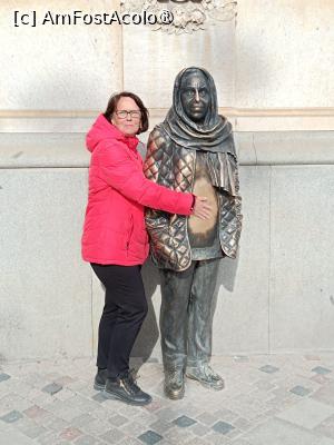[P33] Stockholm, Statuia Margaretei Krook de lângă teatru încălzită în interior » foto by mprofeanu
 - 
<span class="allrVoted glyphicon glyphicon-heart hidden" id="av1485231"></span>
<a class="m-l-10 hidden" id="sv1485231" onclick="voting_Foto_DelVot(,1485231,12754)" role="button">șterge vot <span class="glyphicon glyphicon-remove"></span></a>
<a id="v91485231" class=" c-red"  onclick="voting_Foto_SetVot(1485231)" role="button"><span class="glyphicon glyphicon-heart-empty"></span> <b>LIKE</b> = Votează poza</a> <img class="hidden"  id="f1485231W9" src="/imagini/loader.gif" border="0" /><span class="AjErrMes hidden" id="e1485231ErM"></span>