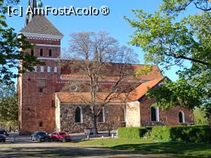 [P05] Uppsala, Helga Trefaldighets kyrka – Biserica Sf. Treime » foto by mprofeanu
 - 
<span class="allrVoted glyphicon glyphicon-heart hidden" id="av1485203"></span>
<a class="m-l-10 hidden" id="sv1485203" onclick="voting_Foto_DelVot(,1485203,12754)" role="button">șterge vot <span class="glyphicon glyphicon-remove"></span></a>
<a id="v91485203" class=" c-red"  onclick="voting_Foto_SetVot(1485203)" role="button"><span class="glyphicon glyphicon-heart-empty"></span> <b>LIKE</b> = Votează poza</a> <img class="hidden"  id="f1485203W9" src="/imagini/loader.gif" border="0" /><span class="AjErrMes hidden" id="e1485203ErM"></span>
