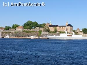 [P64] Oslo, Castelul Akershus pozat de pe ferry » foto by mprofeanu
 - 
<span class="allrVoted glyphicon glyphicon-heart hidden" id="av1485262"></span>
<a class="m-l-10 hidden" id="sv1485262" onclick="voting_Foto_DelVot(,1485262,12754)" role="button">șterge vot <span class="glyphicon glyphicon-remove"></span></a>
<a id="v91485262" class=" c-red"  onclick="voting_Foto_SetVot(1485262)" role="button"><span class="glyphicon glyphicon-heart-empty"></span> <b>LIKE</b> = Votează poza</a> <img class="hidden"  id="f1485262W9" src="/imagini/loader.gif" border="0" /><span class="AjErrMes hidden" id="e1485262ErM"></span>