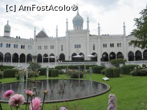 [P10] Parcul de distracții Tivoli din Copenhaga - principala atracție, 5 milioane de turiști anual » foto by Aurici
 - 
<span class="allrVoted glyphicon glyphicon-heart hidden" id="av788796"></span>
<a class="m-l-10 hidden" id="sv788796" onclick="voting_Foto_DelVot(,788796,12754)" role="button">șterge vot <span class="glyphicon glyphicon-remove"></span></a>
<a id="v9788796" class=" c-red"  onclick="voting_Foto_SetVot(788796)" role="button"><span class="glyphicon glyphicon-heart-empty"></span> <b>LIKE</b> = Votează poza</a> <img class="hidden"  id="f788796W9" src="/imagini/loader.gif" border="0" /><span class="AjErrMes hidden" id="e788796ErM"></span>
