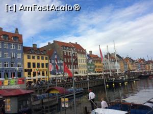 [P06] Portul Nyhavn din Copenhaga. Un loc pitoresc. In 3 din casele colorate a locuit și Andersen, cel care i-a fascinat pe copii (și nu numai), cu poveștile și personajele sale » foto by Aurici
 - 
<span class="allrVoted glyphicon glyphicon-heart hidden" id="av788782"></span>
<a class="m-l-10 hidden" id="sv788782" onclick="voting_Foto_DelVot(,788782,12754)" role="button">șterge vot <span class="glyphicon glyphicon-remove"></span></a>
<a id="v9788782" class=" c-red"  onclick="voting_Foto_SetVot(788782)" role="button"><span class="glyphicon glyphicon-heart-empty"></span> <b>LIKE</b> = Votează poza</a> <img class="hidden"  id="f788782W9" src="/imagini/loader.gif" border="0" /><span class="AjErrMes hidden" id="e788782ErM"></span>