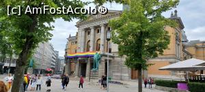 [P44] 44. Teatrul Național, cu cei doi mari dramaturgi, dar și cu steagul LGBT. » foto by msnd
 - 
<span class="allrVoted glyphicon glyphicon-heart hidden" id="av1334598"></span>
<a class="m-l-10 hidden" id="sv1334598" onclick="voting_Foto_DelVot(,1334598,12754)" role="button">șterge vot <span class="glyphicon glyphicon-remove"></span></a>
<a id="v91334598" class=" c-red"  onclick="voting_Foto_SetVot(1334598)" role="button"><span class="glyphicon glyphicon-heart-empty"></span> <b>LIKE</b> = Votează poza</a> <img class="hidden"  id="f1334598W9" src="/imagini/loader.gif" border="0" /><span class="AjErrMes hidden" id="e1334598ErM"></span>