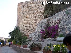 [P13] La castelul maur, imediat dupa intrare » foto by Nadina
 - 
<span class="allrVoted glyphicon glyphicon-heart hidden" id="av367656"></span>
<a class="m-l-10 hidden" id="sv367656" onclick="voting_Foto_DelVot(,367656,12769)" role="button">șterge vot <span class="glyphicon glyphicon-remove"></span></a>
<a id="v9367656" class=" c-red"  onclick="voting_Foto_SetVot(367656)" role="button"><span class="glyphicon glyphicon-heart-empty"></span> <b>LIKE</b> = Votează poza</a> <img class="hidden"  id="f367656W9" src="/imagini/loader.gif" border="0" /><span class="AjErrMes hidden" id="e367656ErM"></span>