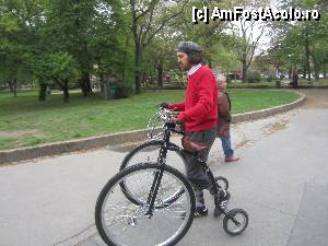 [P04] cu monociclul pe aleile parcului » foto by vanda
 - 
<span class="allrVoted glyphicon glyphicon-heart hidden" id="av367870"></span>
<a class="m-l-10 hidden" id="sv367870" onclick="voting_Foto_DelVot(,367870,12774)" role="button">șterge vot <span class="glyphicon glyphicon-remove"></span></a>
<a id="v9367870" class=" c-red"  onclick="voting_Foto_SetVot(367870)" role="button"><span class="glyphicon glyphicon-heart-empty"></span> <b>LIKE</b> = Votează poza</a> <img class="hidden"  id="f367870W9" src="/imagini/loader.gif" border="0" /><span class="AjErrMes hidden" id="e367870ErM"></span>