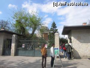 [P97] una din intrările în grădina zoologică din Budapesta » foto by vanda
 - 
<span class="allrVoted glyphicon glyphicon-heart hidden" id="av367965"></span>
<a class="m-l-10 hidden" id="sv367965" onclick="voting_Foto_DelVot(,367965,12774)" role="button">șterge vot <span class="glyphicon glyphicon-remove"></span></a>
<a id="v9367965" class=" c-red"  onclick="voting_Foto_SetVot(367965)" role="button"><span class="glyphicon glyphicon-heart-empty"></span> <b>LIKE</b> = Votează poza</a> <img class="hidden"  id="f367965W9" src="/imagini/loader.gif" border="0" /><span class="AjErrMes hidden" id="e367965ErM"></span>