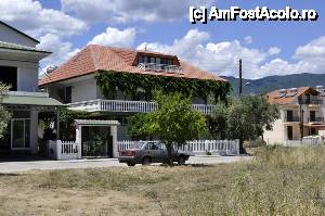 [P13] vila alexandra - in stanga, spalatoria auto (cea cu acoperis verde)  » foto by alexxys
 - 
<span class="allrVoted glyphicon glyphicon-heart hidden" id="av424521"></span>
<a class="m-l-10 hidden" id="sv424521" onclick="voting_Foto_DelVot(,424521,12775)" role="button">șterge vot <span class="glyphicon glyphicon-remove"></span></a>
<a id="v9424521" class=" c-red"  onclick="voting_Foto_SetVot(424521)" role="button"><span class="glyphicon glyphicon-heart-empty"></span> <b>LIKE</b> = Votează poza</a> <img class="hidden"  id="f424521W9" src="/imagini/loader.gif" border="0" /><span class="AjErrMes hidden" id="e424521ErM"></span>
