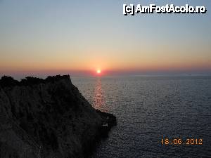 [P12] Lefkada - Asfinţit de soare la Porto Katsiki.  » foto by iulianic
 - 
<span class="allrVoted glyphicon glyphicon-heart hidden" id="av488681"></span>
<a class="m-l-10 hidden" id="sv488681" onclick="voting_Foto_DelVot(,488681,12776)" role="button">șterge vot <span class="glyphicon glyphicon-remove"></span></a>
<a id="v9488681" class=" c-red"  onclick="voting_Foto_SetVot(488681)" role="button"><span class="glyphicon glyphicon-heart-empty"></span> <b>LIKE</b> = Votează poza</a> <img class="hidden"  id="f488681W9" src="/imagini/loader.gif" border="0" /><span class="AjErrMes hidden" id="e488681ErM"></span>