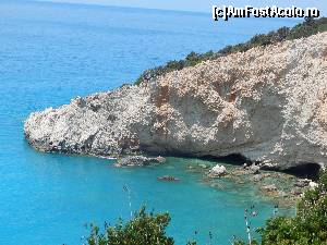 [P25] Porto Katsiki, punctul Bella Vista, vedere pe partea dreapta » foto by adriananicoleta
 - 
<span class="allrVoted glyphicon glyphicon-heart hidden" id="av640964"></span>
<a class="m-l-10 hidden" id="sv640964" onclick="voting_Foto_DelVot(,640964,12776)" role="button">șterge vot <span class="glyphicon glyphicon-remove"></span></a>
<a id="v9640964" class=" c-red"  onclick="voting_Foto_SetVot(640964)" role="button"><span class="glyphicon glyphicon-heart-empty"></span> <b>LIKE</b> = Votează poza</a> <img class="hidden"  id="f640964W9" src="/imagini/loader.gif" border="0" /><span class="AjErrMes hidden" id="e640964ErM"></span>