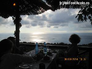 [P04] Apus de soare vazut de la o taverna deasupra plajei Egremni, in drum spre Porto Katsiki » foto by calatorul
 - 
<span class="allrVoted glyphicon glyphicon-heart hidden" id="av558052"></span>
<a class="m-l-10 hidden" id="sv558052" onclick="voting_Foto_DelVot(,558052,12776)" role="button">șterge vot <span class="glyphicon glyphicon-remove"></span></a>
<a id="v9558052" class=" c-red"  onclick="voting_Foto_SetVot(558052)" role="button"><span class="glyphicon glyphicon-heart-empty"></span> <b>LIKE</b> = Votează poza</a> <img class="hidden"  id="f558052W9" src="/imagini/loader.gif" border="0" /><span class="AjErrMes hidden" id="e558052ErM"></span>
