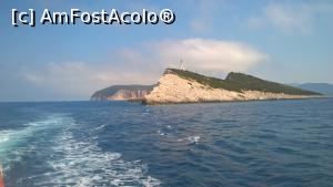 [P22] Capul Dukato (cel mai sudic punct al insulei) vazut de pe vaporas.  » foto by c_vasile
 - 
<span class="allrVoted glyphicon glyphicon-heart hidden" id="av1034682"></span>
<a class="m-l-10 hidden" id="sv1034682" onclick="voting_Foto_DelVot(,1034682,12776)" role="button">șterge vot <span class="glyphicon glyphicon-remove"></span></a>
<a id="v91034682" class=" c-red"  onclick="voting_Foto_SetVot(1034682)" role="button"><span class="glyphicon glyphicon-heart-empty"></span> <b>LIKE</b> = Votează poza</a> <img class="hidden"  id="f1034682W9" src="/imagini/loader.gif" border="0" /><span class="AjErrMes hidden" id="e1034682ErM"></span>