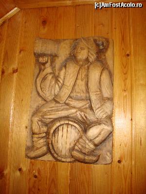 [P11] Pe pereții camerelor sunt diverse tablouri sculptate în lemn.  » foto by Floryn81
 - 
<span class="allrVoted glyphicon glyphicon-heart hidden" id="av610689"></span>
<a class="m-l-10 hidden" id="sv610689" onclick="voting_Foto_DelVot(,610689,12788)" role="button">șterge vot <span class="glyphicon glyphicon-remove"></span></a>
<a id="v9610689" class=" c-red"  onclick="voting_Foto_SetVot(610689)" role="button"><span class="glyphicon glyphicon-heart-empty"></span> <b>LIKE</b> = Votează poza</a> <img class="hidden"  id="f610689W9" src="/imagini/loader.gif" border="0" /><span class="AjErrMes hidden" id="e610689ErM"></span>