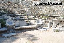 [P05] Amfiteatrul din Priene. Remarcati tronurile personalitatilor...  » foto by anca39*
 - 
<span class="allrVoted glyphicon glyphicon-heart hidden" id="av437749"></span>
<a class="m-l-10 hidden" id="sv437749" onclick="voting_Foto_DelVot(,437749,12809)" role="button">șterge vot <span class="glyphicon glyphicon-remove"></span></a>
<a id="v9437749" class=" c-red"  onclick="voting_Foto_SetVot(437749)" role="button"><span class="glyphicon glyphicon-heart-empty"></span> <b>LIKE</b> = Votează poza</a> <img class="hidden"  id="f437749W9" src="/imagini/loader.gif" border="0" /><span class="AjErrMes hidden" id="e437749ErM"></span>