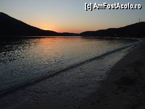 [P06] Asfintit de soare pe plaja linistita.  » foto by IoanaV
 - 
<span class="allrVoted glyphicon glyphicon-heart hidden" id="av369625"></span>
<a class="m-l-10 hidden" id="sv369625" onclick="voting_Foto_DelVot(,369625,12811)" role="button">șterge vot <span class="glyphicon glyphicon-remove"></span></a>
<a id="v9369625" class=" c-red"  onclick="voting_Foto_SetVot(369625)" role="button"><span class="glyphicon glyphicon-heart-empty"></span> <b>LIKE</b> = Votează poza</a> <img class="hidden"  id="f369625W9" src="/imagini/loader.gif" border="0" /><span class="AjErrMes hidden" id="e369625ErM"></span>
