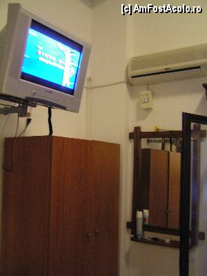 [P20] Hotel Faros din Neos Marmaras Tv, ac, sifonier, oglinda » foto by ionescunic
 - 
<span class="allrVoted glyphicon glyphicon-heart hidden" id="av369658"></span>
<a class="m-l-10 hidden" id="sv369658" onclick="voting_Foto_DelVot(,369658,12817)" role="button">șterge vot <span class="glyphicon glyphicon-remove"></span></a>
<a id="v9369658" class=" c-red"  onclick="voting_Foto_SetVot(369658)" role="button"><span class="glyphicon glyphicon-heart-empty"></span> <b>LIKE</b> = Votează poza</a> <img class="hidden"  id="f369658W9" src="/imagini/loader.gif" border="0" /><span class="AjErrMes hidden" id="e369658ErM"></span>