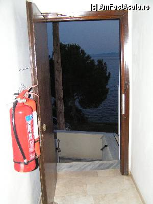 [P30] iesirea din hotel » foto by ionescunic
 - 
<span class="allrVoted glyphicon glyphicon-heart hidden" id="av369670"></span>
<a class="m-l-10 hidden" id="sv369670" onclick="voting_Foto_DelVot(,369670,12817)" role="button">șterge vot <span class="glyphicon glyphicon-remove"></span></a>
<a id="v9369670" class=" c-red"  onclick="voting_Foto_SetVot(369670)" role="button"><span class="glyphicon glyphicon-heart-empty"></span> <b>LIKE</b> = Votează poza</a> <img class="hidden"  id="f369670W9" src="/imagini/loader.gif" border="0" /><span class="AjErrMes hidden" id="e369670ErM"></span>