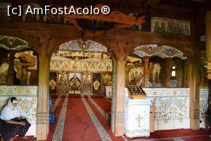 [P18] Interior biserică » foto by AZE
 - 
<span class="allrVoted glyphicon glyphicon-heart hidden" id="av1279432"></span>
<a class="m-l-10 hidden" id="sv1279432" onclick="voting_Foto_DelVot(,1279432,12832)" role="button">șterge vot <span class="glyphicon glyphicon-remove"></span></a>
<a id="v91279432" class=" c-red"  onclick="voting_Foto_SetVot(1279432)" role="button"><span class="glyphicon glyphicon-heart-empty"></span> <b>LIKE</b> = Votează poza</a> <img class="hidden"  id="f1279432W9" src="/imagini/loader.gif" border="0" /><span class="AjErrMes hidden" id="e1279432ErM"></span>