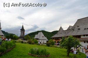 [P07] Vedere 

în curtea mânăstirii (biserica, turn clopotnita, muzeu, centru cultural, casă de oaspeți) » foto by AZE
 - 
<span class="allrVoted glyphicon glyphicon-heart hidden" id="av1279421"></span>
<a class="m-l-10 hidden" id="sv1279421" onclick="voting_Foto_DelVot(,1279421,12832)" role="button">șterge vot <span class="glyphicon glyphicon-remove"></span></a>
<a id="v91279421" class=" c-red"  onclick="voting_Foto_SetVot(1279421)" role="button"><span class="glyphicon glyphicon-heart-empty"></span> <b>LIKE</b> = Votează poza</a> <img class="hidden"  id="f1279421W9" src="/imagini/loader.gif" border="0" /><span class="AjErrMes hidden" id="e1279421ErM"></span>