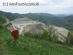 [P25] Mănăstirea Arnota - Cariera de piatră văzută de la mănăstire. » foto by iulianic
 - 
<span class="allrVoted glyphicon glyphicon-heart hidden" id="av1236257"></span>
<a class="m-l-10 hidden" id="sv1236257" onclick="voting_Foto_DelVot(,1236257,12858)" role="button">șterge vot <span class="glyphicon glyphicon-remove"></span></a>
<a id="v91236257" class=" c-red"  onclick="voting_Foto_SetVot(1236257)" role="button"><span class="glyphicon glyphicon-heart-empty"></span> <b>LIKE</b> = Votează poza</a> <img class="hidden"  id="f1236257W9" src="/imagini/loader.gif" border="0" /><span class="AjErrMes hidden" id="e1236257ErM"></span>