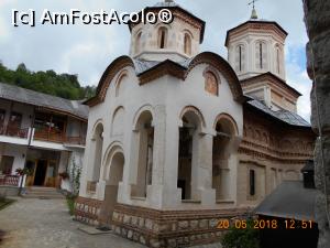 [P07] biserica mănăstirii Arnota » foto by zlatna
 - 
<span class="allrVoted glyphicon glyphicon-heart hidden" id="av1050283"></span>
<a class="m-l-10 hidden" id="sv1050283" onclick="voting_Foto_DelVot(,1050283,12858)" role="button">șterge vot <span class="glyphicon glyphicon-remove"></span></a>
<a id="v91050283" class=" c-red"  onclick="voting_Foto_SetVot(1050283)" role="button"><span class="glyphicon glyphicon-heart-empty"></span> <b>LIKE</b> = Votează poza</a> <img class="hidden"  id="f1050283W9" src="/imagini/loader.gif" border="0" /><span class="AjErrMes hidden" id="e1050283ErM"></span>