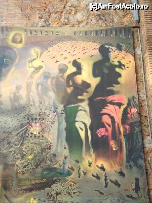 [P32] Teatre Museu Dalí din Figuerés: tabloul alegoric ”Toreador halucinogen” » foto by mariana.olaru
 - 
<span class="allrVoted glyphicon glyphicon-heart hidden" id="av436787"></span>
<a class="m-l-10 hidden" id="sv436787" onclick="voting_Foto_DelVot(,436787,12859)" role="button">șterge vot <span class="glyphicon glyphicon-remove"></span></a>
<a id="v9436787" class=" c-red"  onclick="voting_Foto_SetVot(436787)" role="button"><span class="glyphicon glyphicon-heart-empty"></span> <b>LIKE</b> = Votează poza</a> <img class="hidden"  id="f436787W9" src="/imagini/loader.gif" border="0" /><span class="AjErrMes hidden" id="e436787ErM"></span>